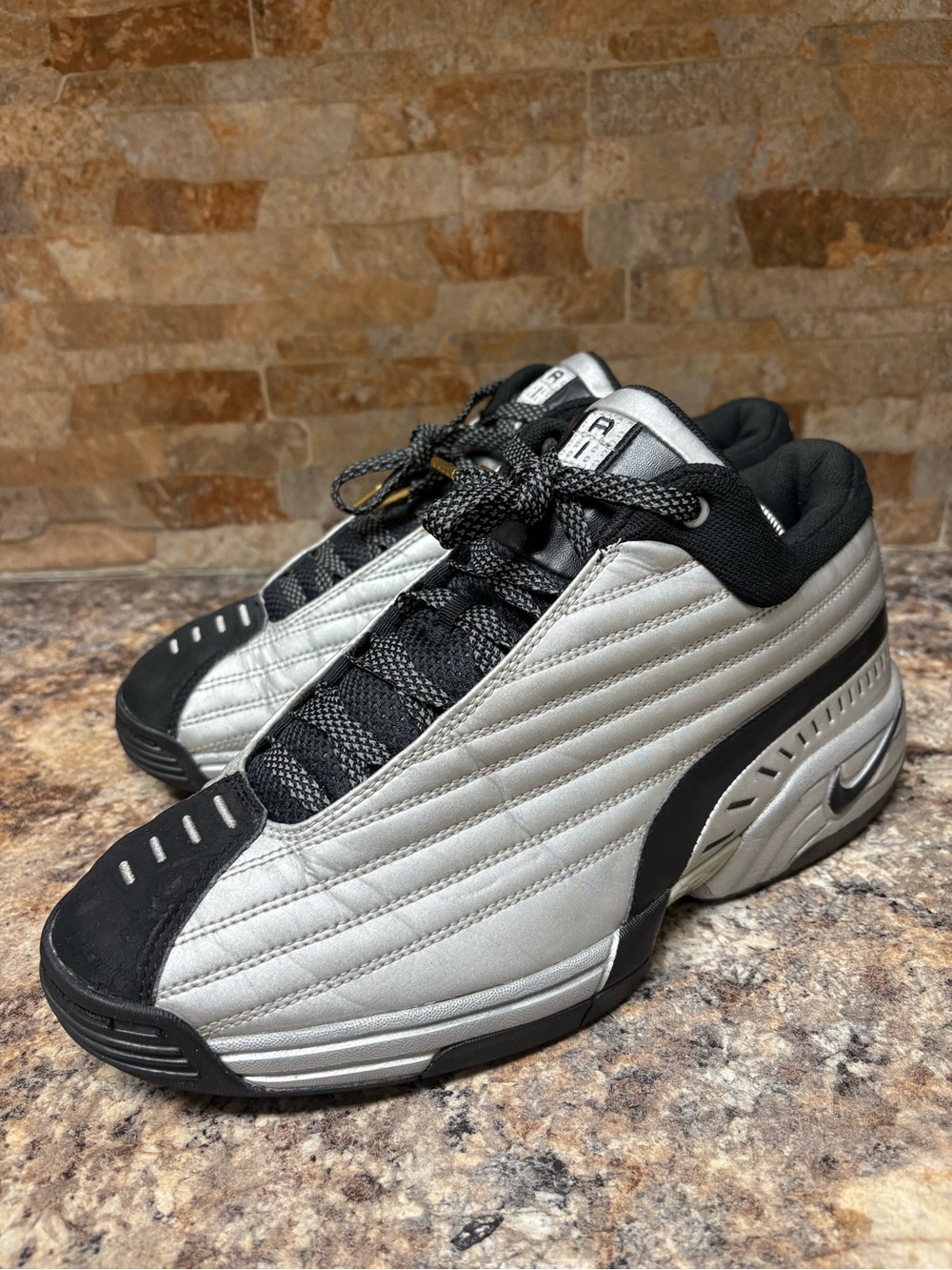 Vintage 2001 Nike Air Dura Mid Size 11